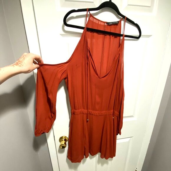 Zara Woman Red Cold Shoulder V-neckline Tunic Blouse   Keyhole Open Back Size M - Picture 3 of 8